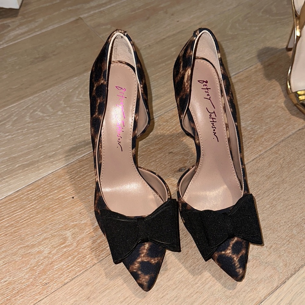 Betsey Johnson Bow Leopard Print with Red Heel